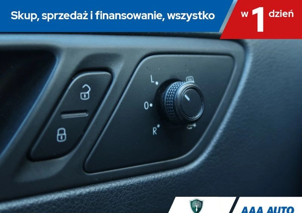 Volkswagen Jetta cena 43000 przebieg: 178493, rok produkcji 2015 z Brzeg małe 254